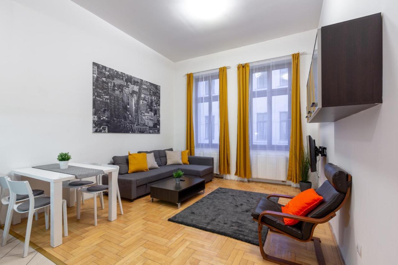 Dowtown Home In The Gozsdu Garden Budapest Exterior photo