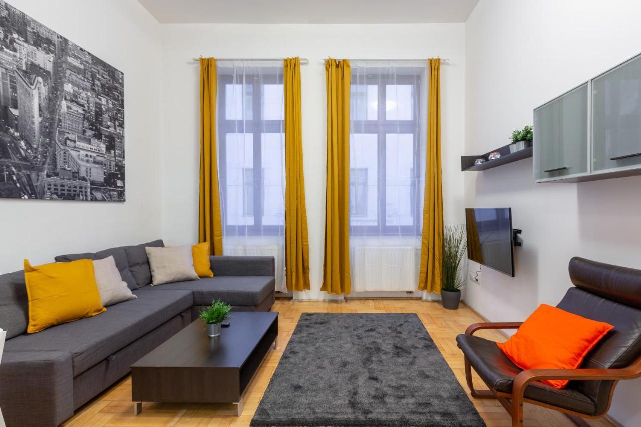 Dowtown Home In The Gozsdu Garden Budapest Exterior photo