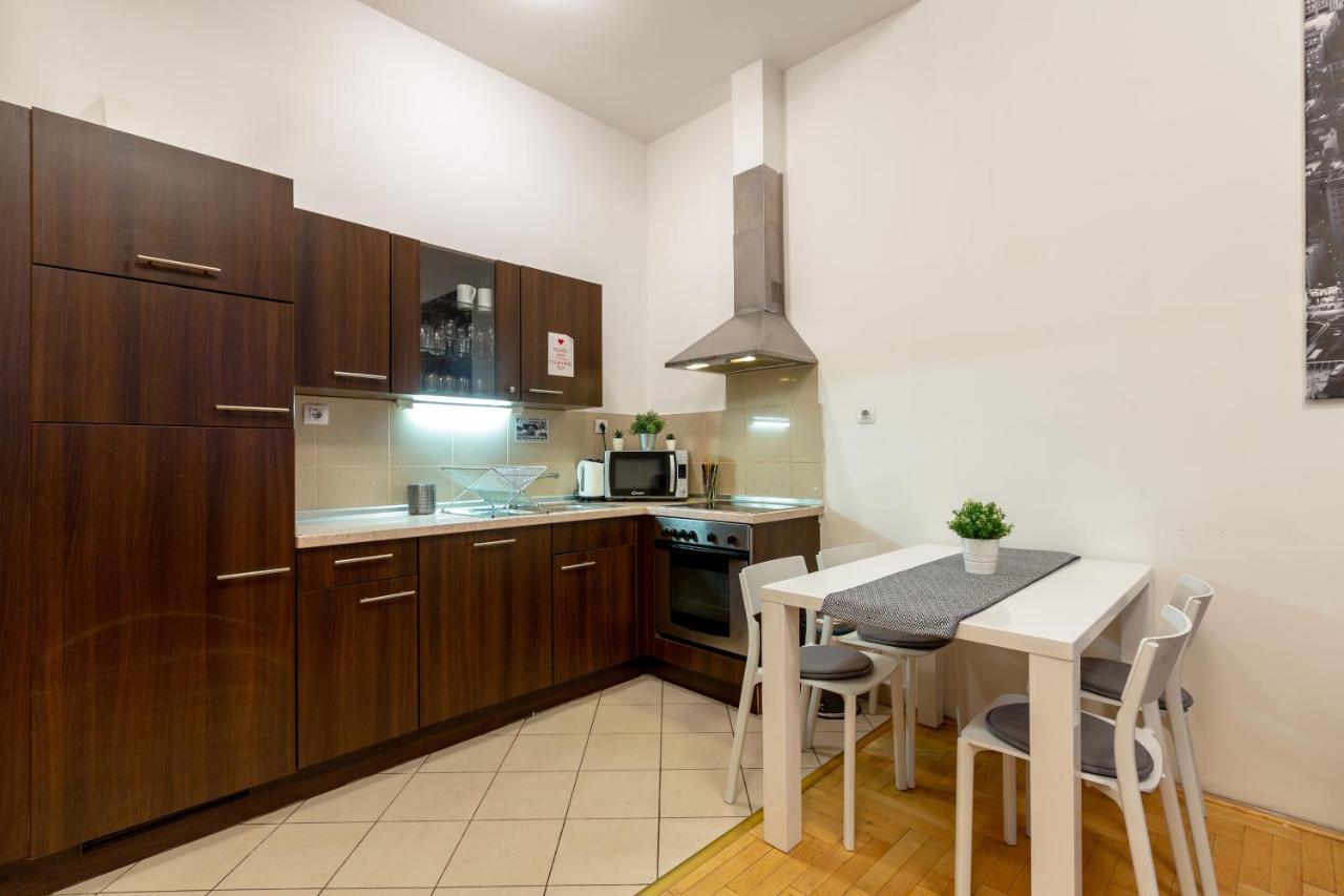 Dowtown Home In The Gozsdu Garden Budapest Exterior photo